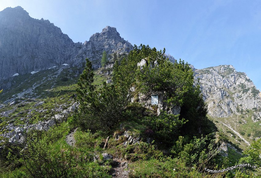 062 Sentiero dell Amicizia Monte Alben La Croce.jpg